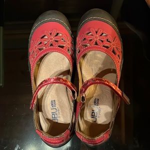 JBU by Jambu floral red shoes, size 8M